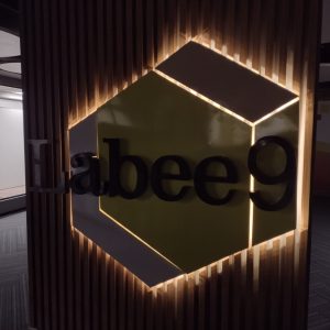 24_pro_letras_fachada_com_lona_luminosa